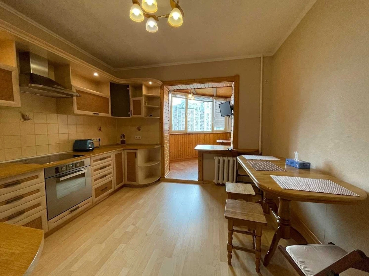 Rent 3-room apartment in the Holosiiv district, Zdanovska Street