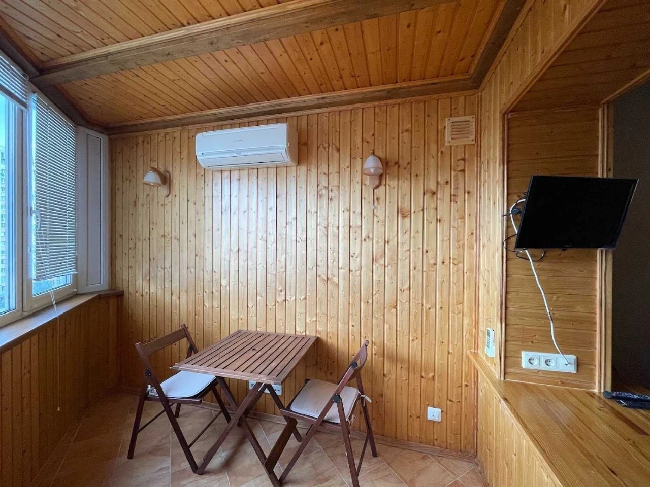 Rent 3-room apartment in the Holosiiv district, Zdanovska Street