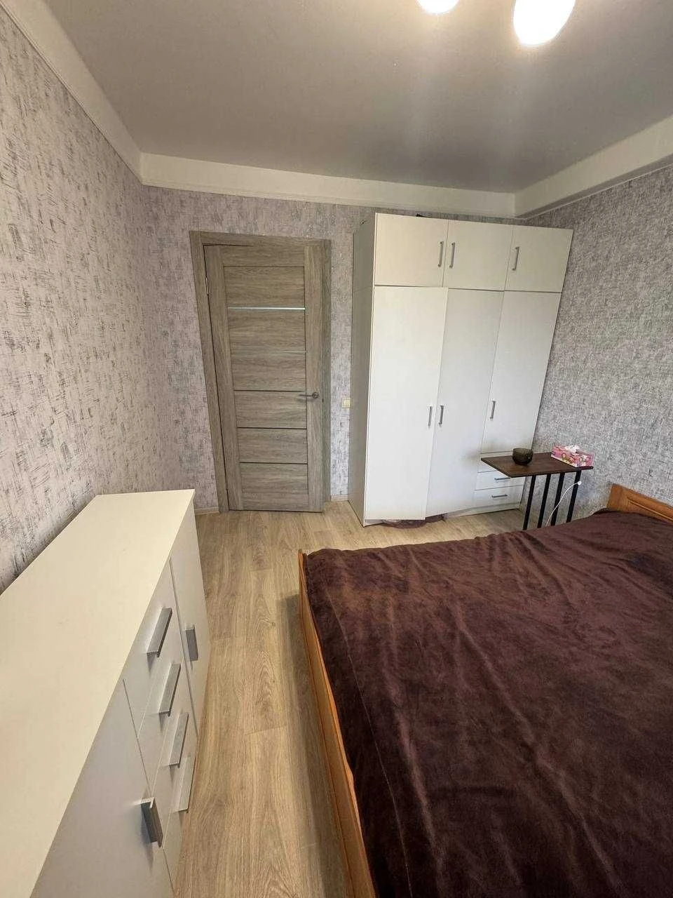 Cozy 3-bedroom apartment at 4B, Boris Martos Street, near the "Left Bank" metro station