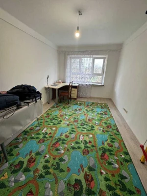 Cozy 3-bedroom apartment at 4B, Boris Martos Street, near the "Left Bank" metro station