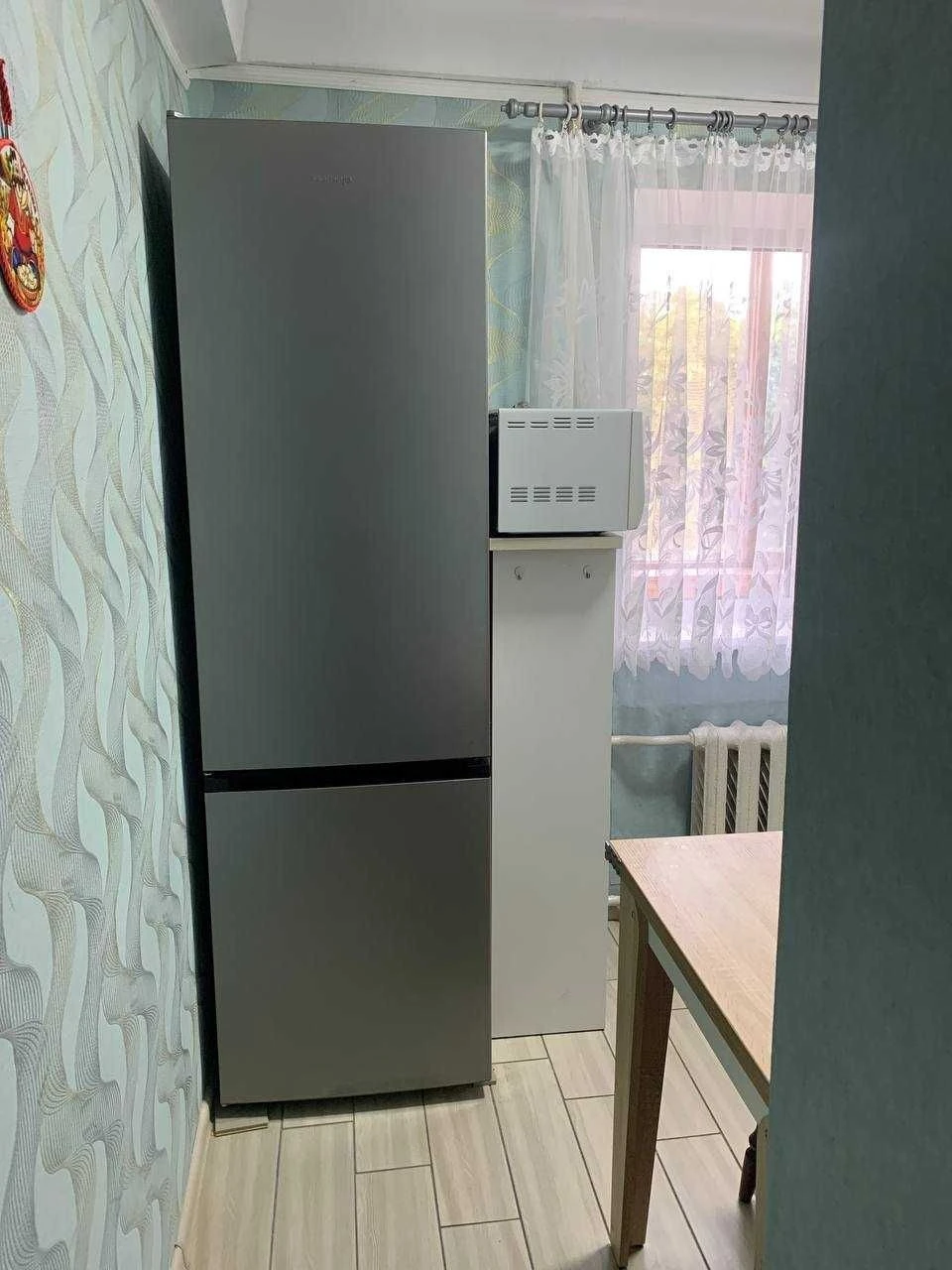 Cozy 3-bedroom apartment at 4B, Boris Martos Street, near the "Left Bank" metro station