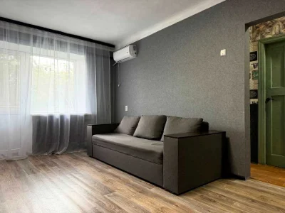 Apartment. Dnipro, Magdalyynska Street
