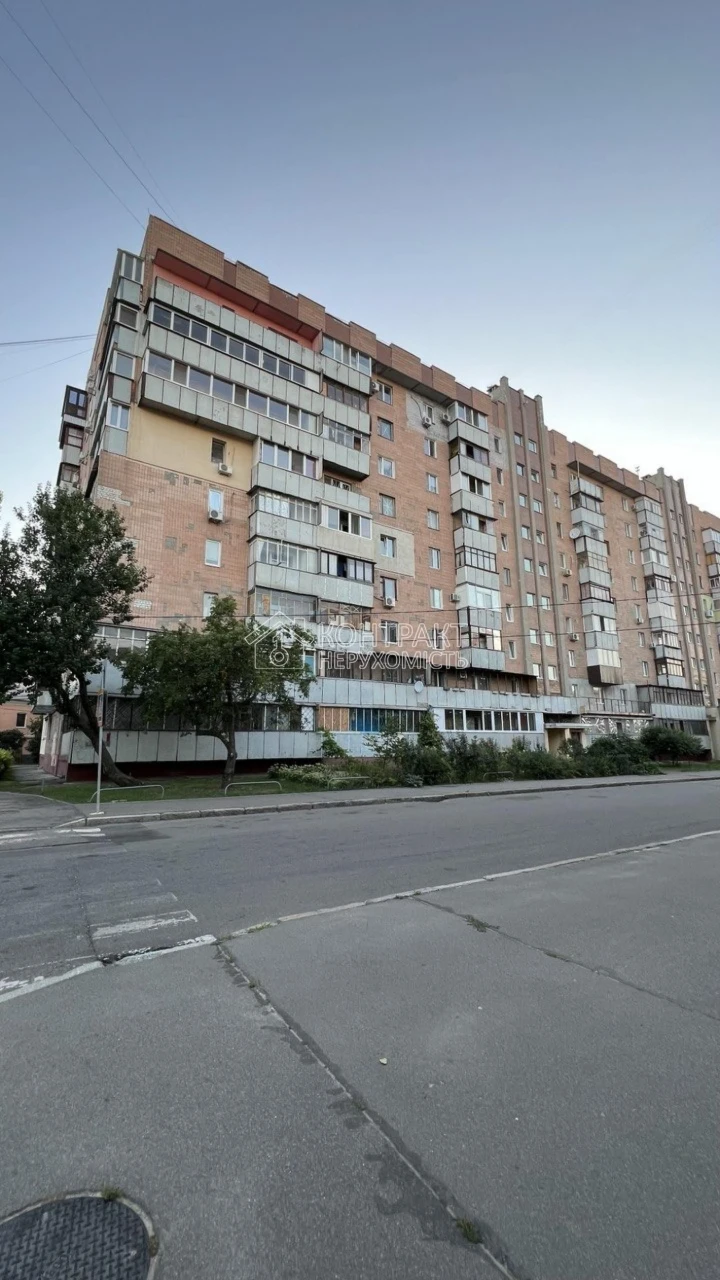 Sale of a 2-room apartment in the Central Market, Kontorskaya Street, Poltavsky