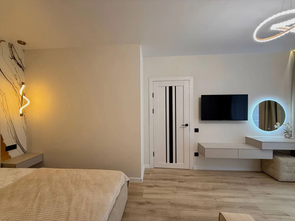Spacious 1-bedroom apartment with renovation in the city center