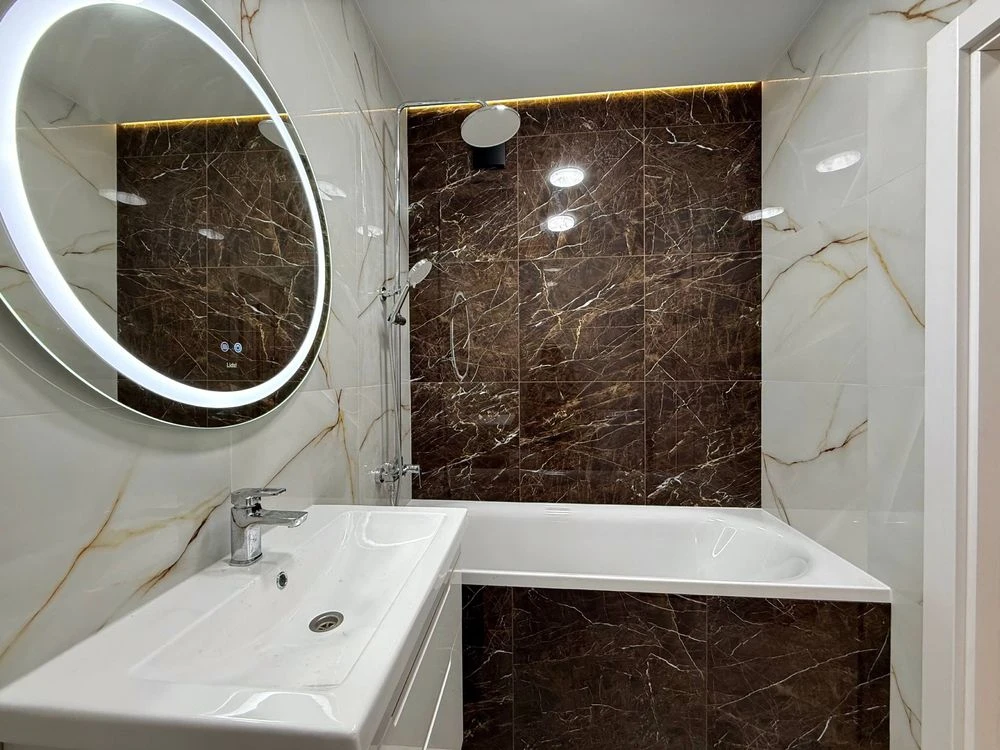 Spacious 1-bedroom apartment with renovation in the city center