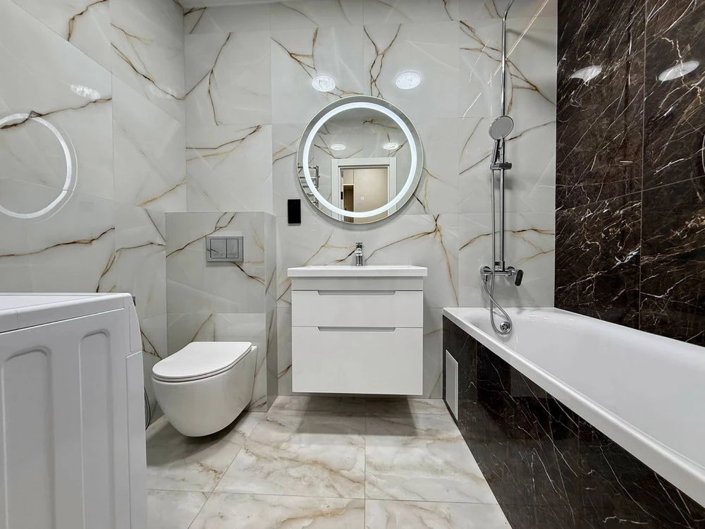 Spacious 1-bedroom apartment with renovation in the city center