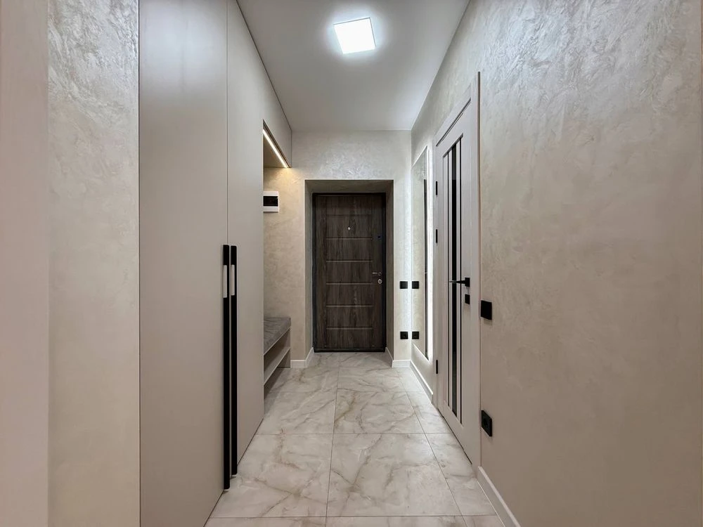 Spacious 1-bedroom apartment with renovation in the city center