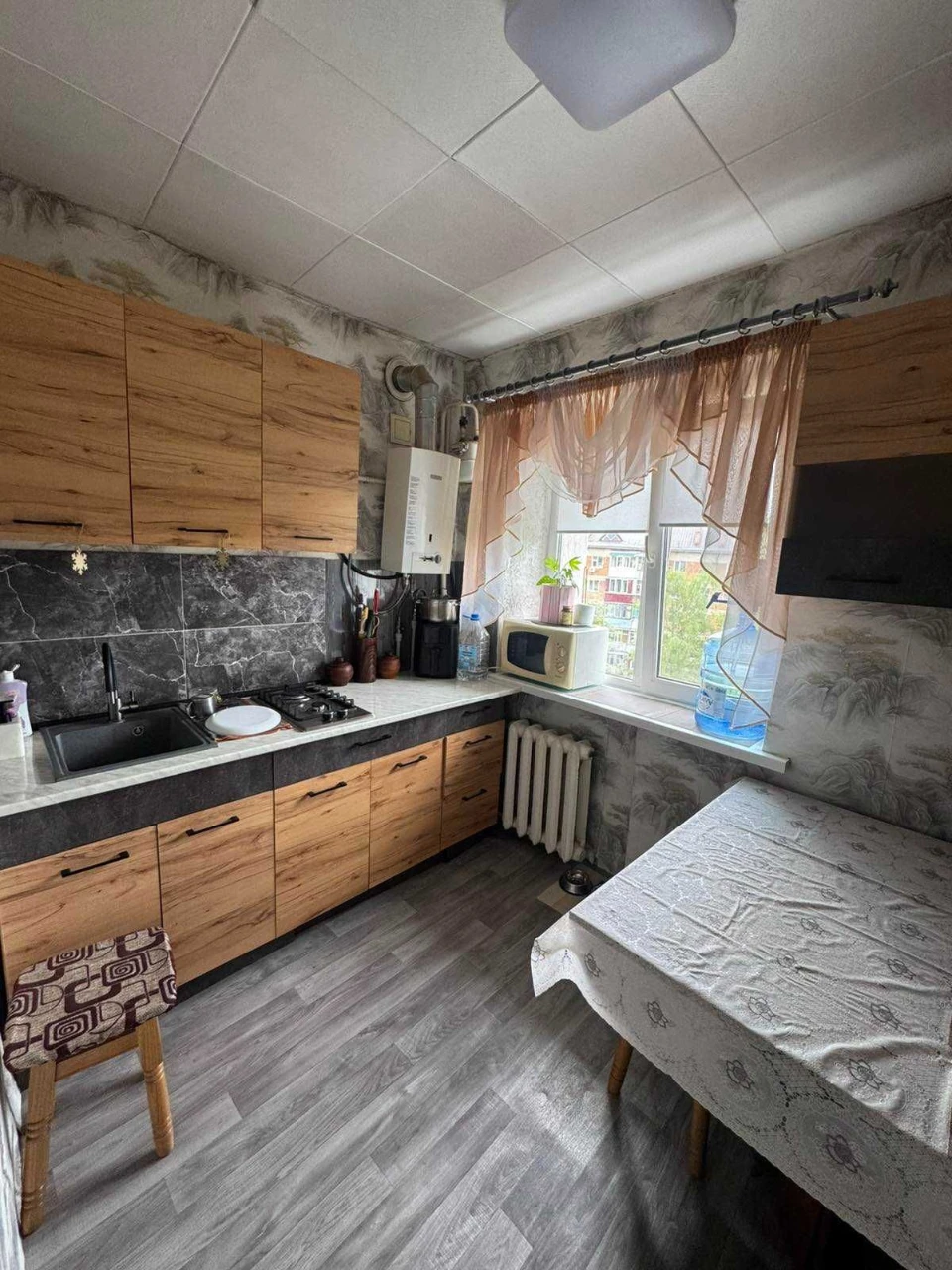 Sale of a 3-room apartment in Vysvatse, good condition, Program