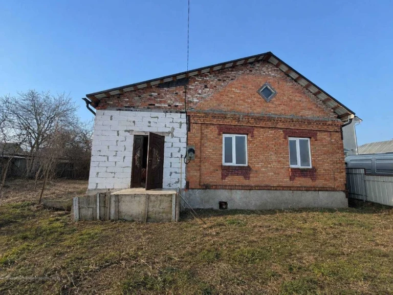 Продается дом в Гречанах