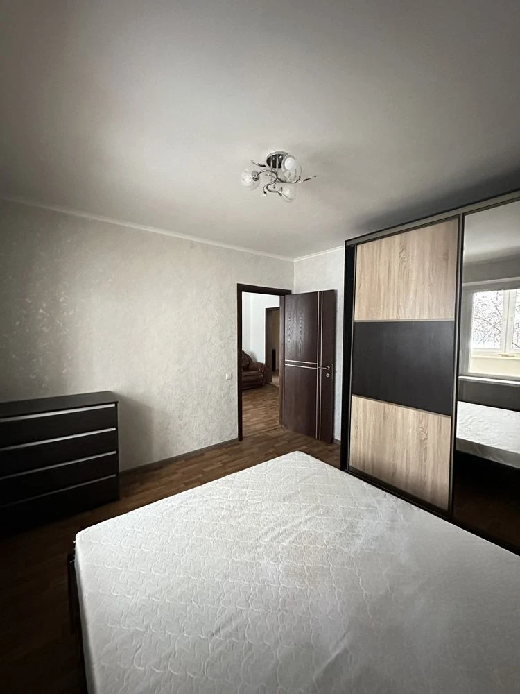Rent 3-room apartment in Troyechyna, Desnyansky district