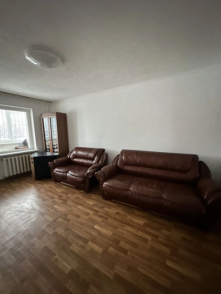 Rent 3-room apartment in Troyechyna, Desnyansky district