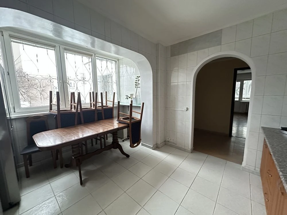 Rent 3-room apartment in Troyechyna, Desnyansky district