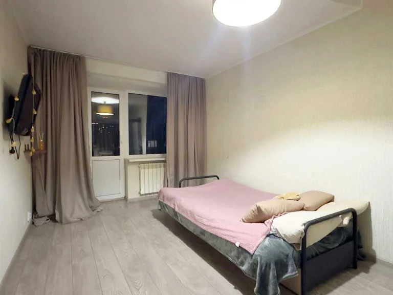 Apartment. Orikhuvatyska Street, Kyiv