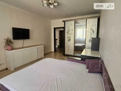 Продаж 1к квартири 45 кв. м на вул. Кондратюка, 5 • ID 34707