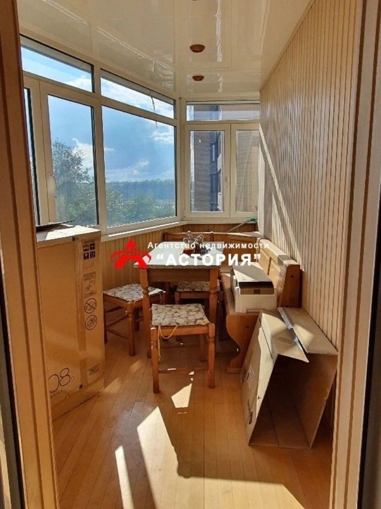 4-bedroom apartment 110 m² near the waterfront, brick building