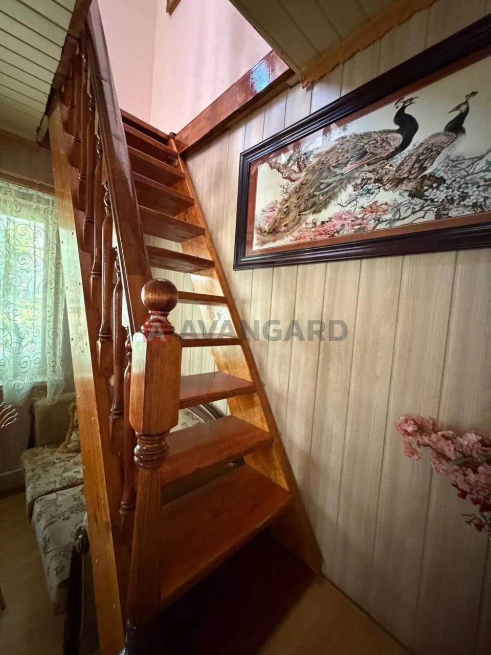 Пів будинку з  окремим входом, 5 кімнат, 2 поверхи