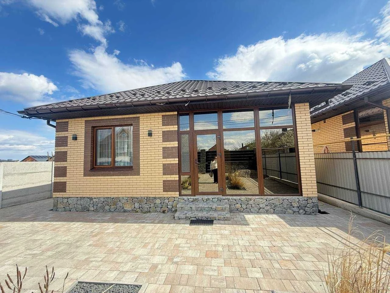 Sale of a 1-story house with an area of 115 sq.m, executed as