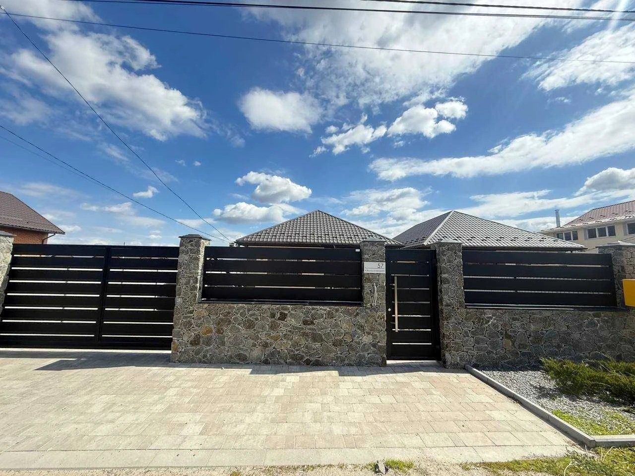 Sale of a 1-story house with an area of 115 sq.m, executed as