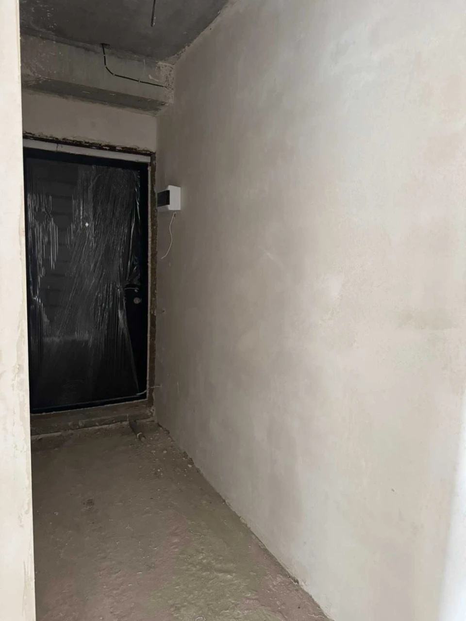 Apartment for Sale: 1-room, 40 m2, 8th floor