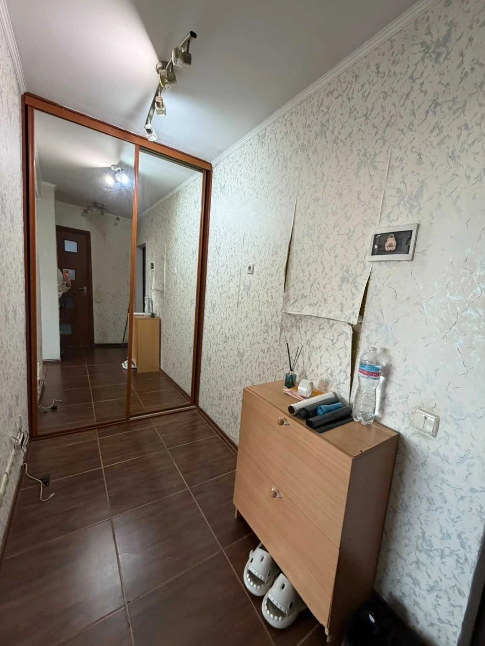 * Затишна 1-кімнатна квартира по вул. Зодчих, 32