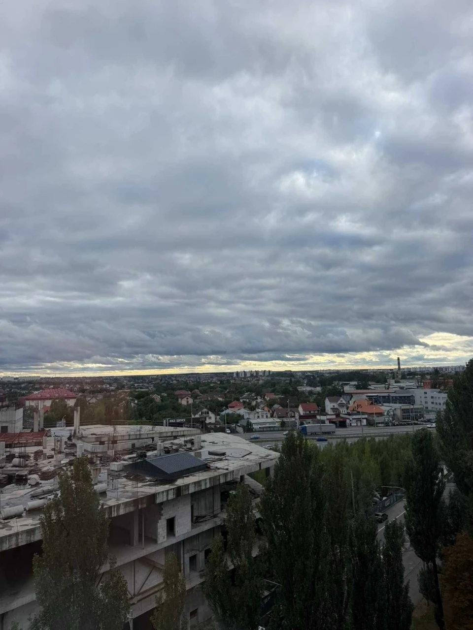 * Затишна 1-кімнатна квартира по вул. Зодчих, 32