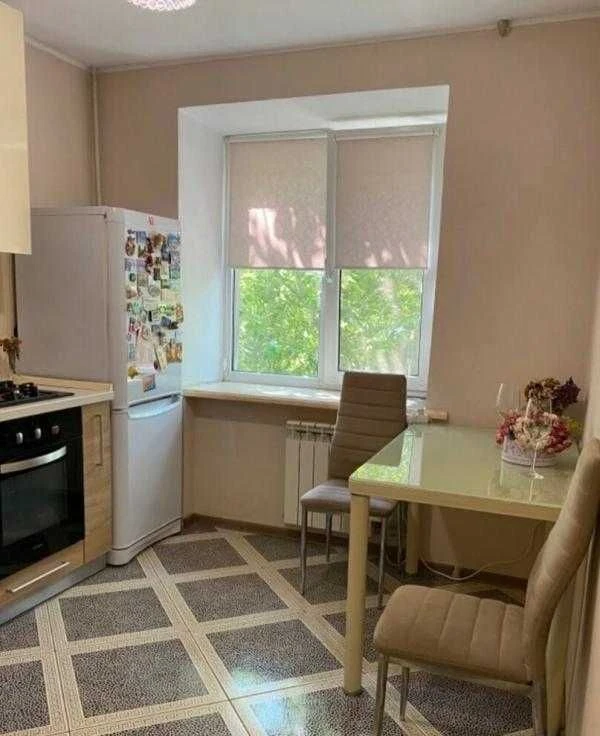 Продам 1 кімнатну квартиру метро "Індустріальна"
