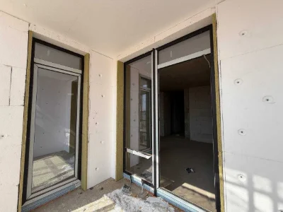 3-Room Apartment Near City Center