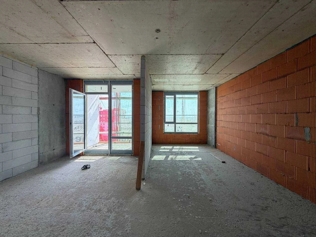 3-Room Apartment Near City Center