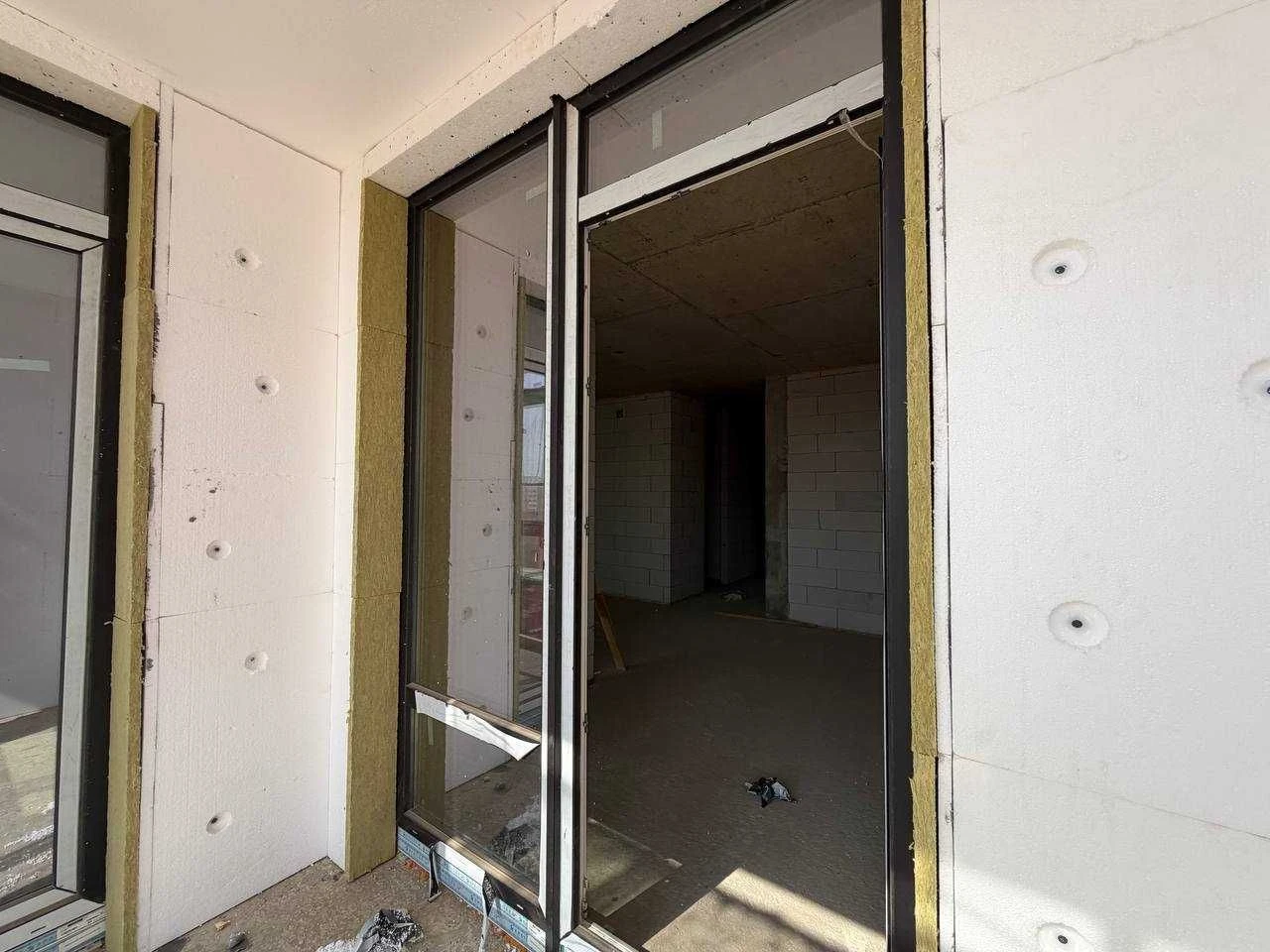 3-Room Apartment Near City Center