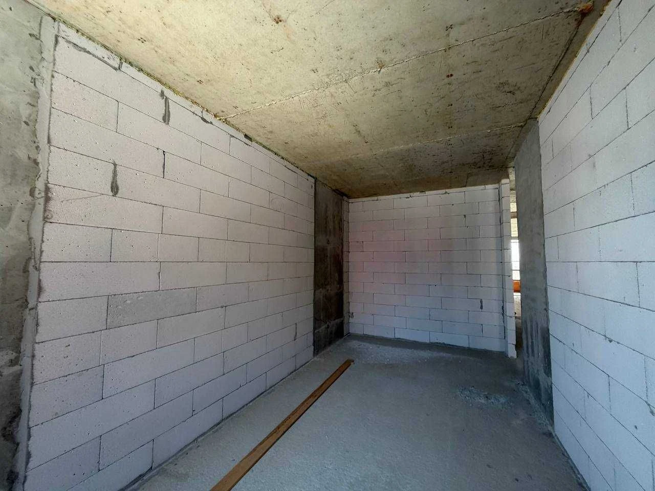 3-Room Apartment Near City Center