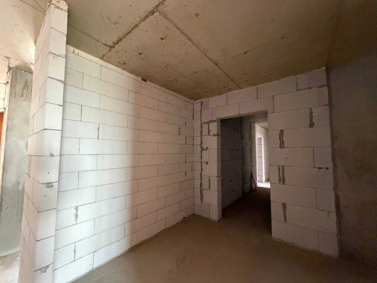 3-Room Apartment Near City Center