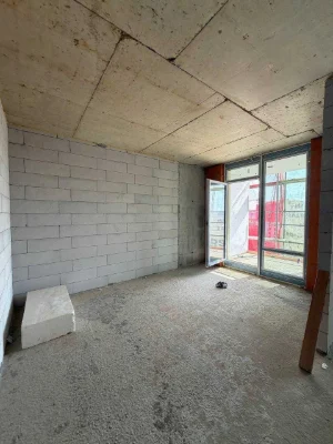 3-Room Apartment Near City Center