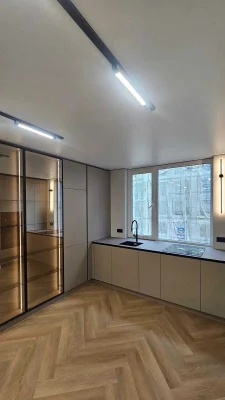 Selling a 2-bedroom apartment with renovation near the city lake