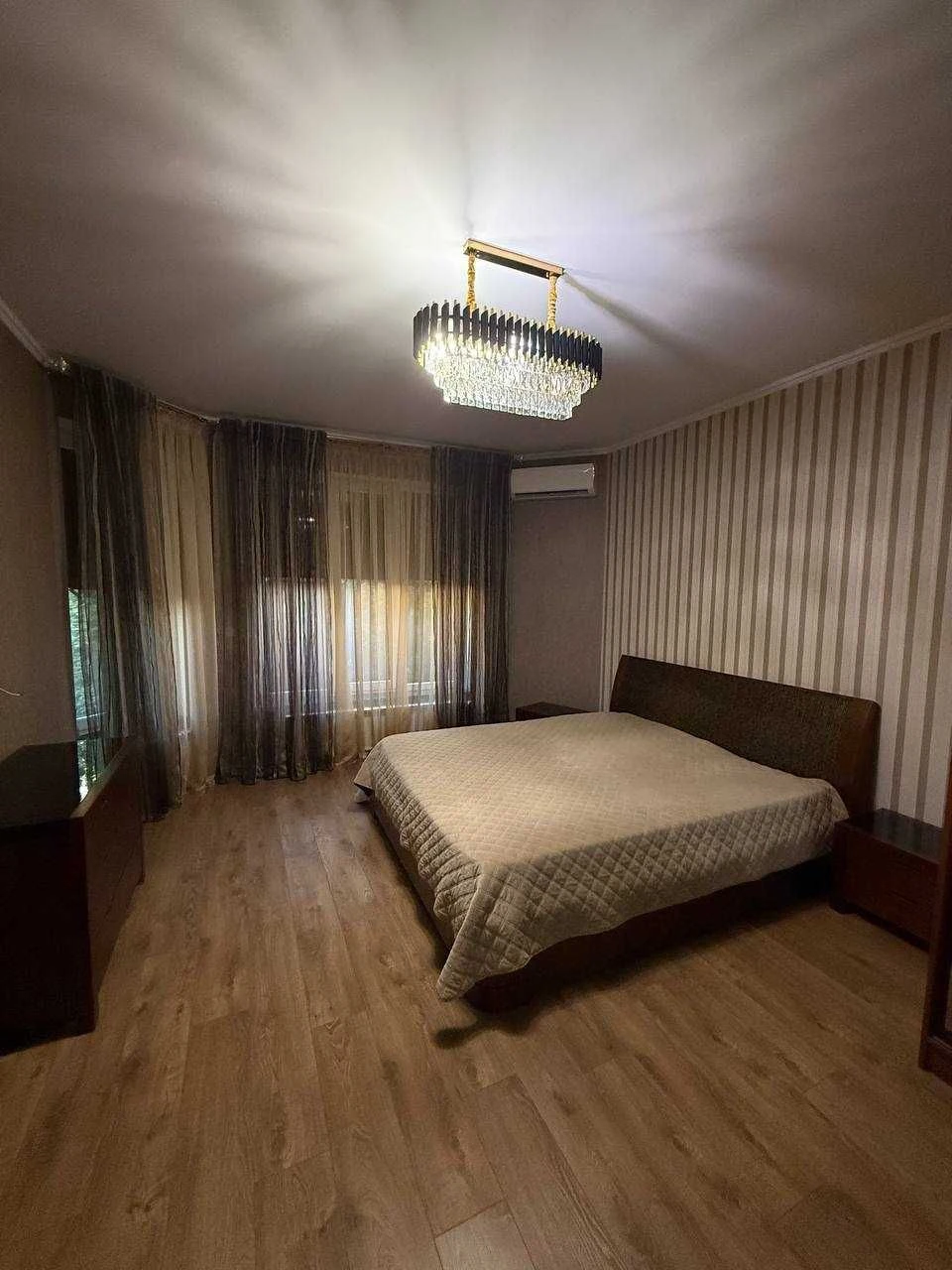 For Sale: Detached House Near the Auto Market, Fully Equipped