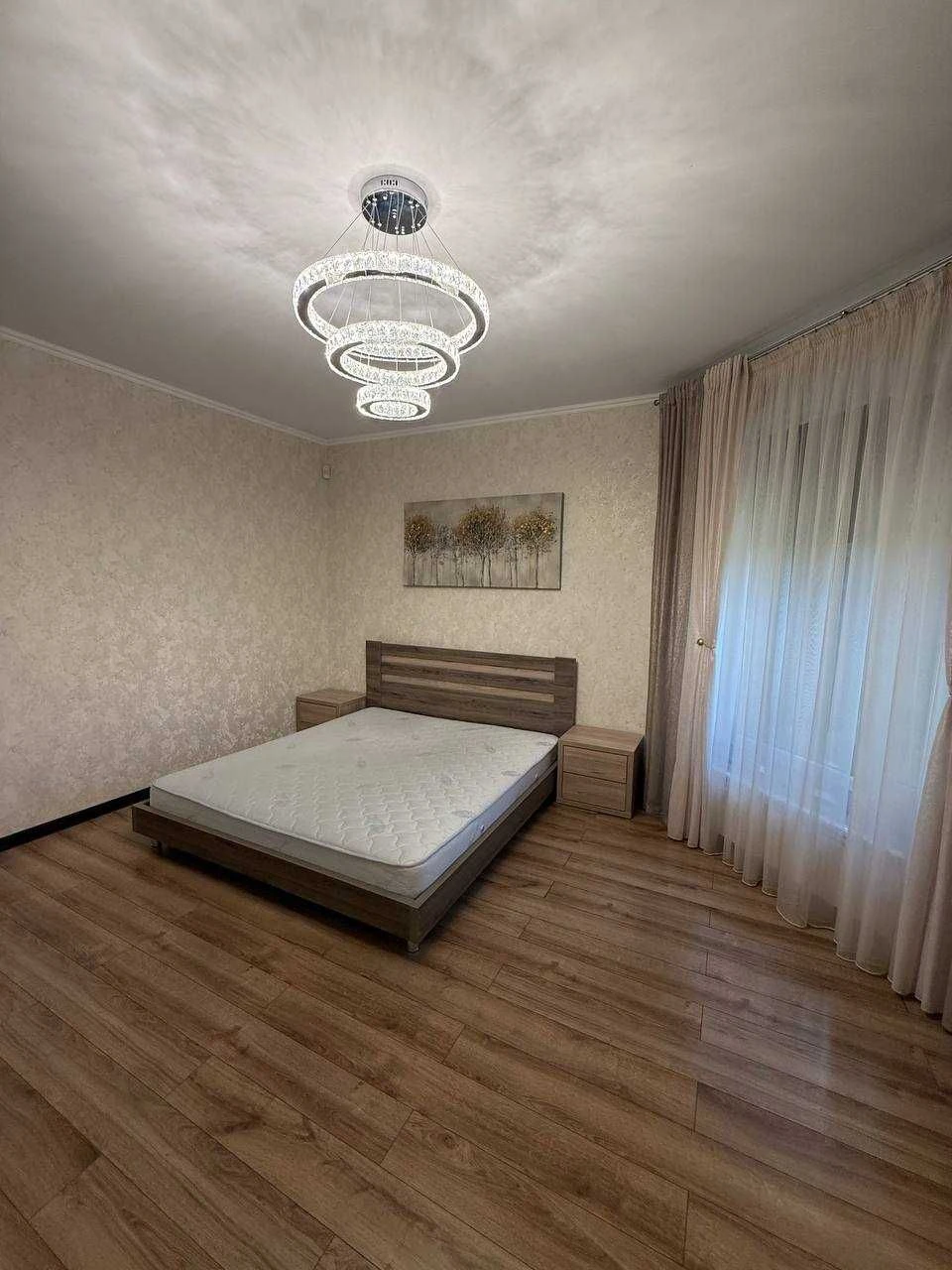 For Sale: Detached House Near the Auto Market, Fully Equipped