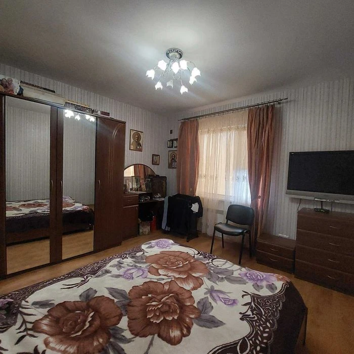 2-storey cottage for sale on the Black Sea coast