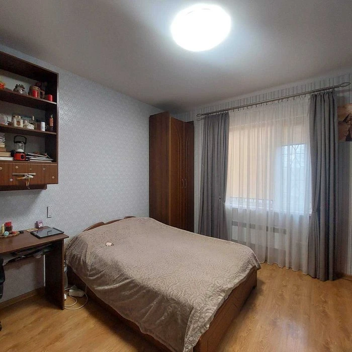 2-storey cottage for sale on the Black Sea coast