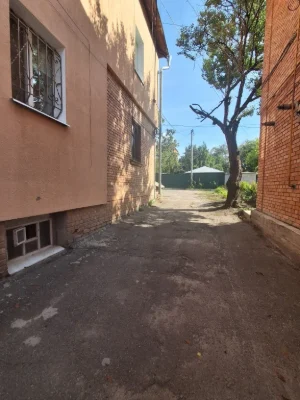 Apartment for Sale: 3 Rooms in the Center