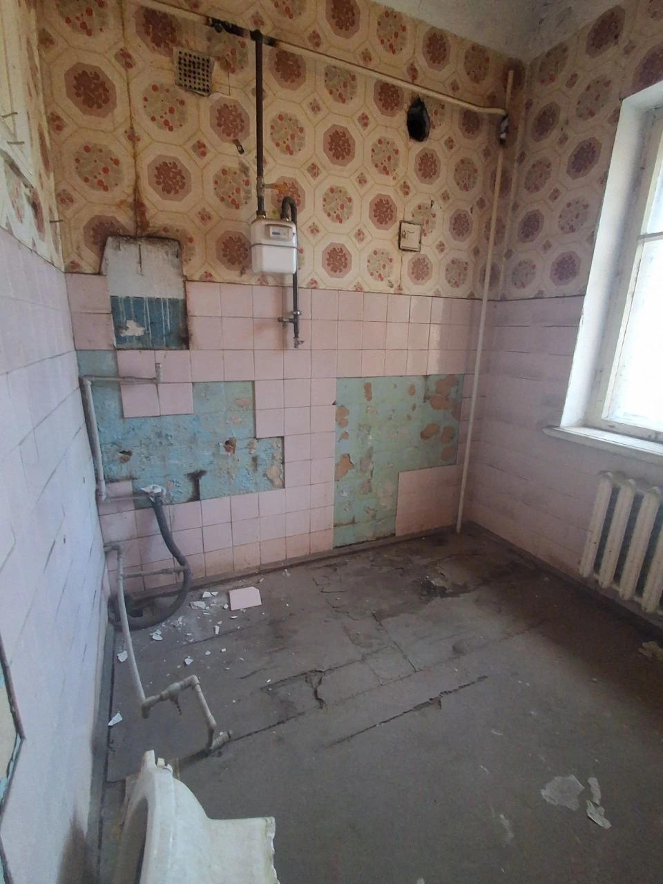 Apartment for Sale: 3 Rooms in the Center