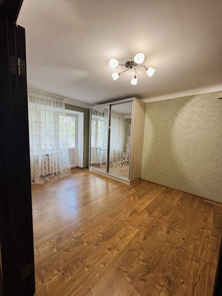 One-bedroom apartment! Center!
