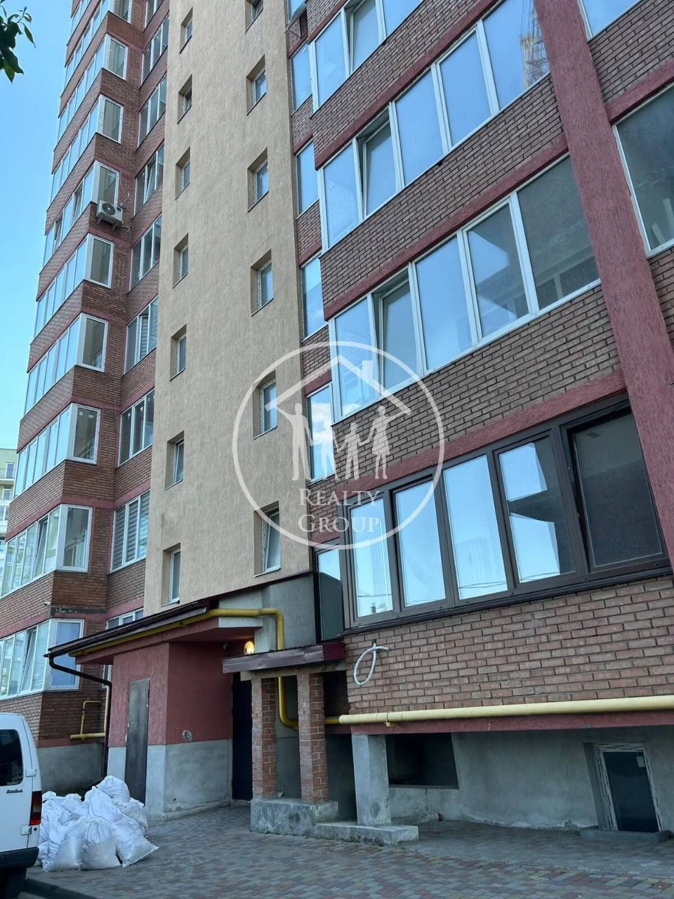 Продается 2-комнатная квартира на улице Антонича, 5Б, Сихов