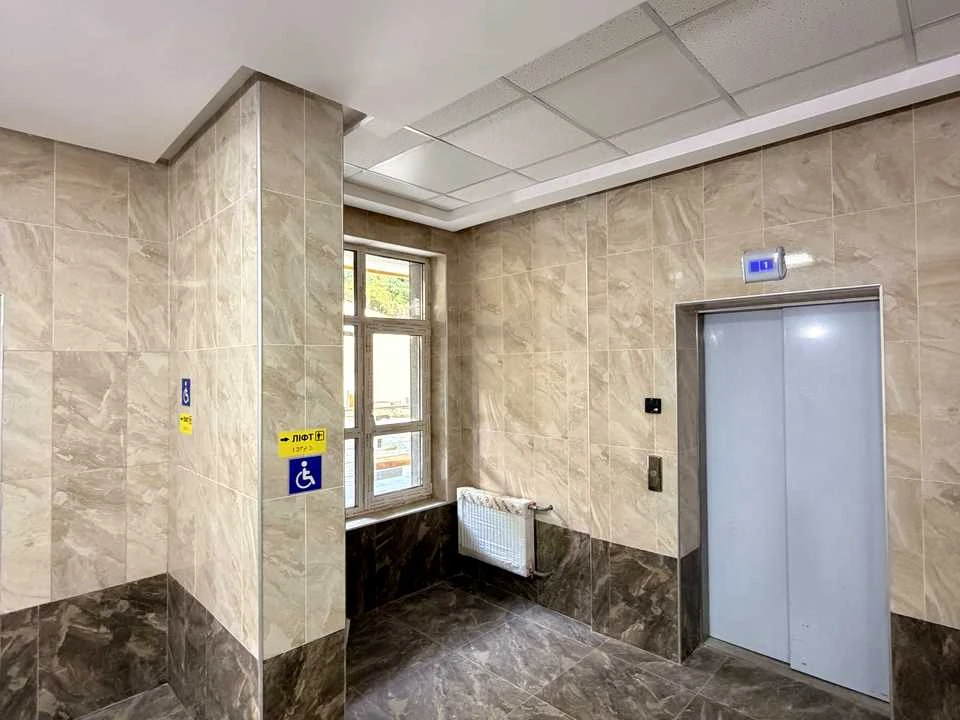 Квартира. Київ, Дегтярна вул.
