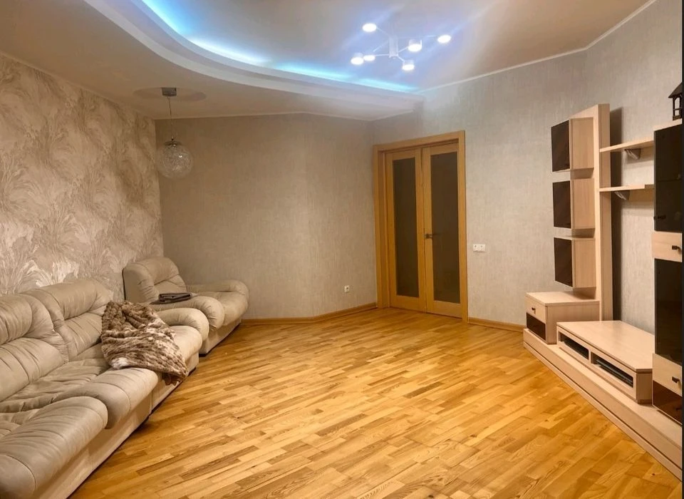 Продам Парковую 2х комнатную квартиру