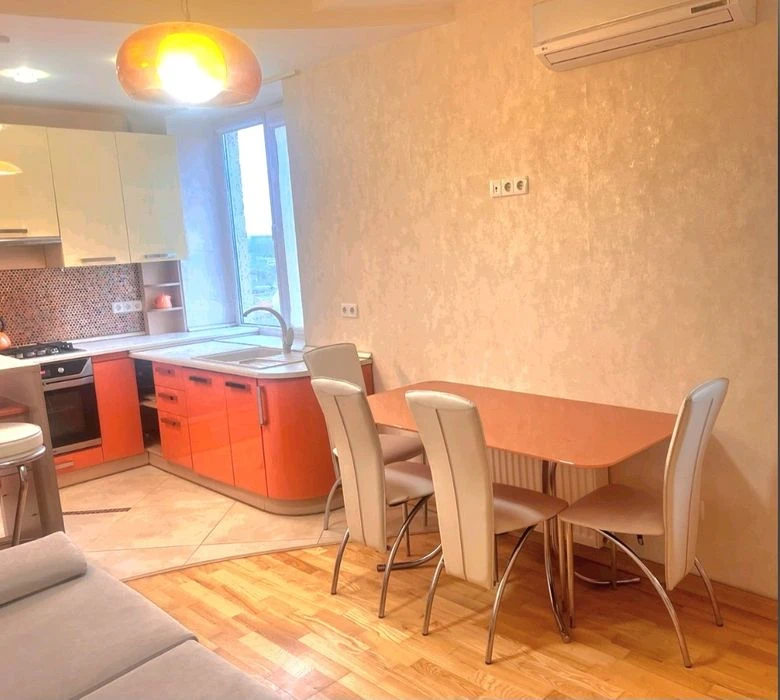 Продам Парковую 2х комнатную квартиру