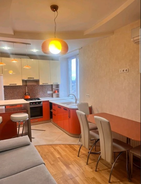 Продам Парковую 2х комнатную квартиру