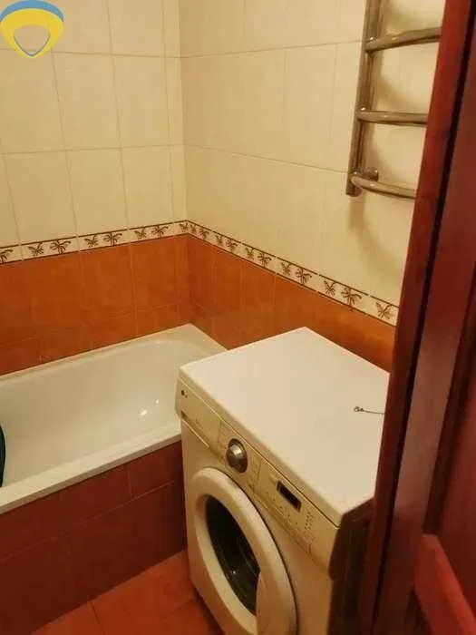 Продаётся 3 комн. квартира на Заболотного/Крымский бульвар.