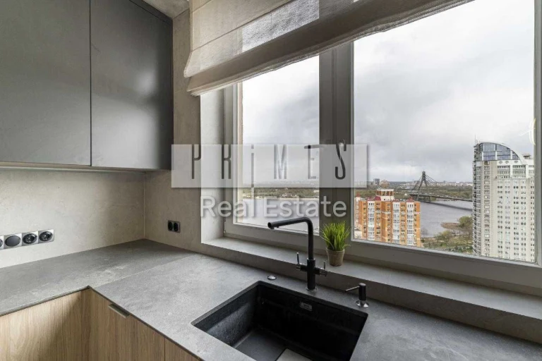 Apartment for Sale - 3 Bedrooms - Volodymyr Yasuyka Street 2G