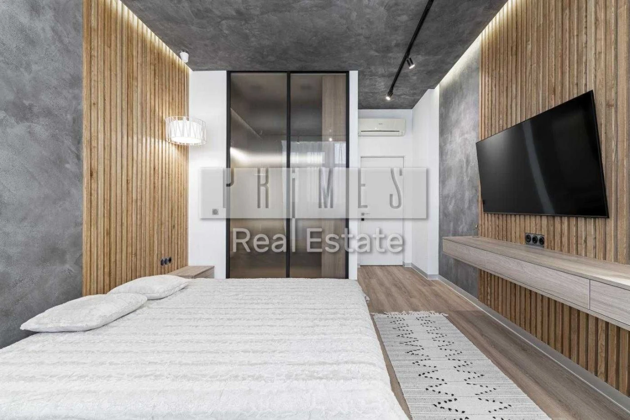 Apartment for Sale - 3 Bedrooms - Volodymyr Yasuyka Street 2G