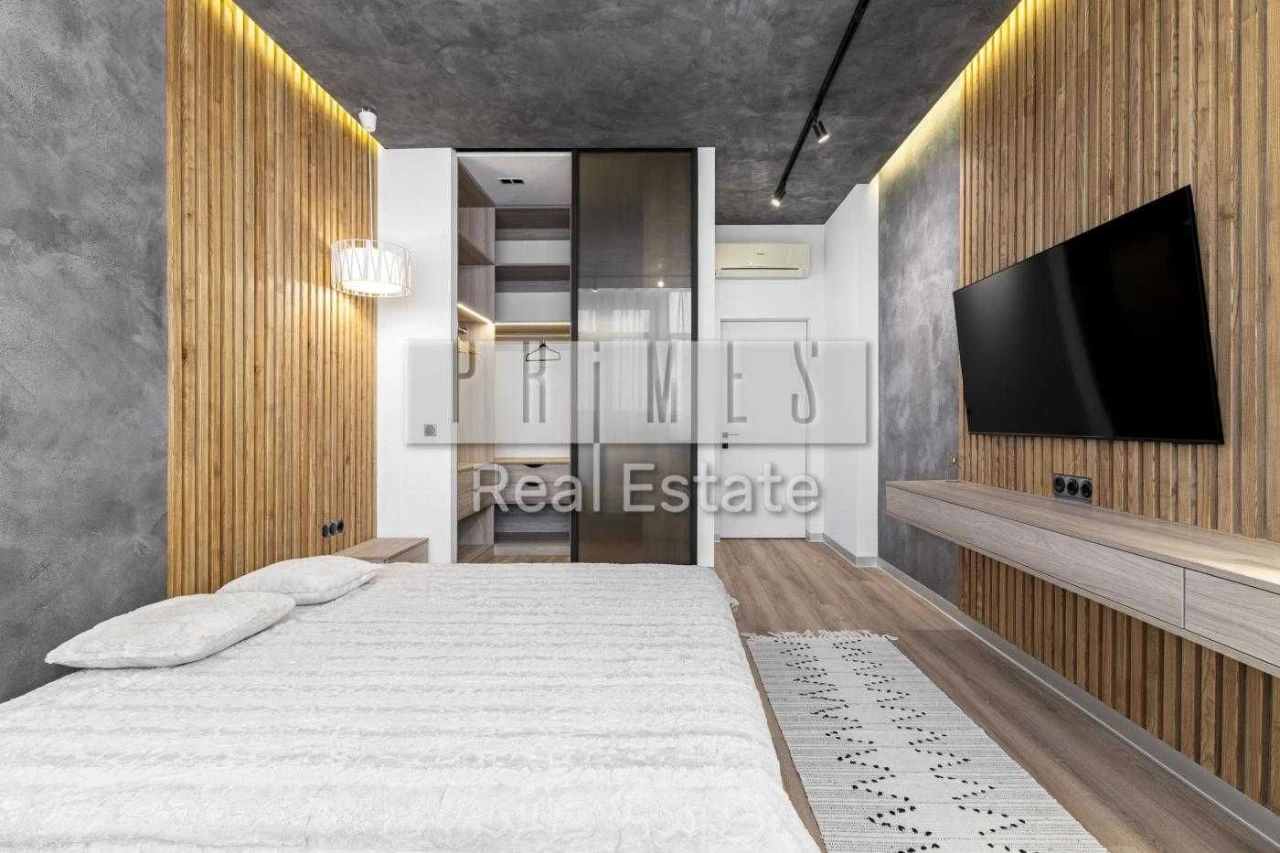 Apartment for Sale - 3 Bedrooms - Volodymyr Yasuyka Street 2G