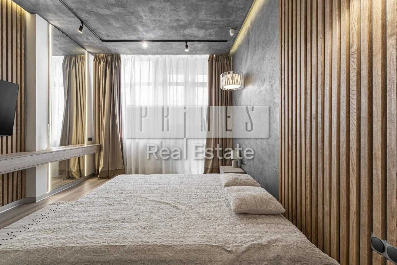 Apartment for Sale - 3 Bedrooms - Volodymyr Yasuyka Street 2G